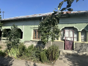 Casă la țară de vanzare