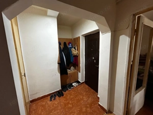 Apartament 3 camere decomandat, zona Dambovita - imagine 9