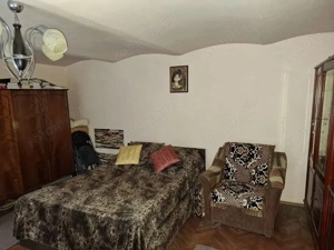 Semicentral - Vanzare casa, curte comuna - Str. Stefan Cel Mare - imagine 4