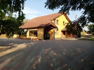 Proprietate de vanzare 3690 mp curți construcții cu balta populată  - imagine 2