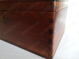 Casetă veche din lemn, înc. sec XX, cu motive românești (450 - 430 lei) - imagine 4