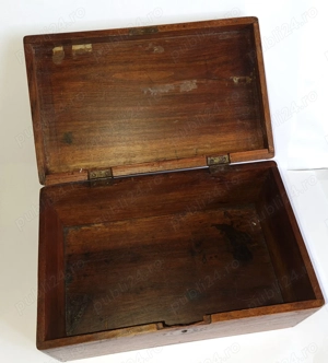 Casetă veche din lemn, înc. sec XX, cu motive românești (450 - 430 lei) - imagine 5