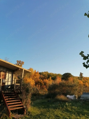 Vand teren  si cabana pe malul lacului de la Pischia. Un front la lac altul la 30m de padure - imagine 4