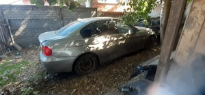 Dezmembrez bmw e90 318d - imagine 4