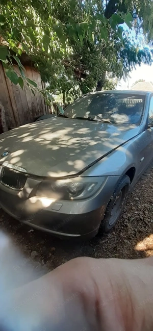 Dezmembrez bmw e90 318d - imagine 2