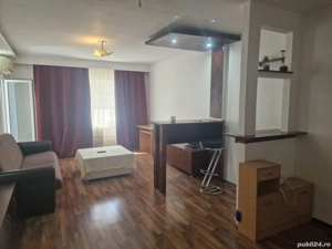 inchiriez ap 3 camere  centru