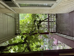 Casa Tradițională în centrul Sovejei, încălzire centralizată , apă, plus fântână proprie, renovată  - imagine 3