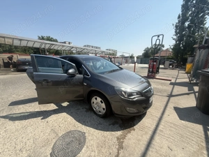 Opel Astra J diesel 2011 2.0 - imagine 4