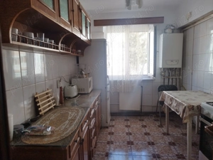 Vand apartament 3 camere in orasul Curtea de Arges - imagine 9
