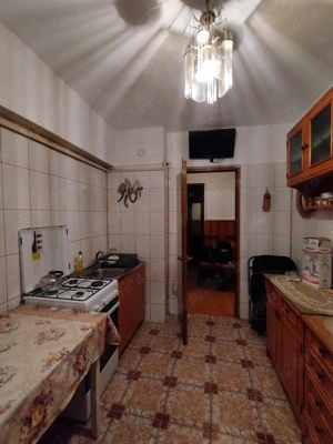 Vand apartament 3 camere in orasul Curtea de Arges - imagine 7