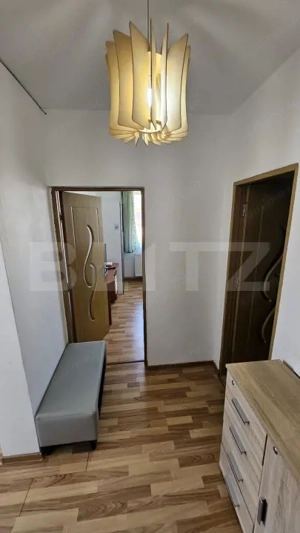 Apartament semidecomandat, zona Terra - imagine 11
