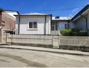 Casa de vânzare zona centrală 