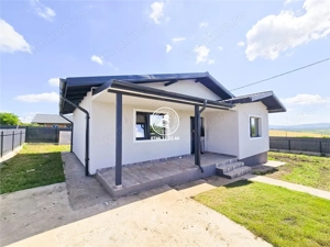 Vila de vanzare 3 camere, 400mp teren in Miroslava, Ciurbesti