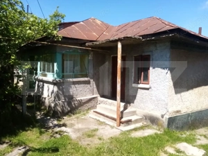 Casa cu 2 camere, suprafata teren 1700mp + super priveliste , Seciu