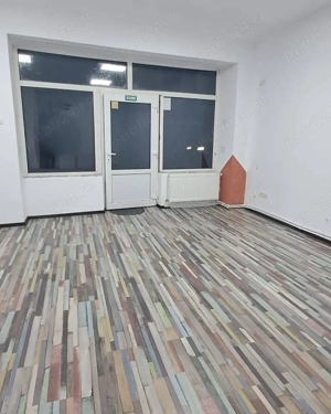 Dau în chirie spatiu comercial Reghin