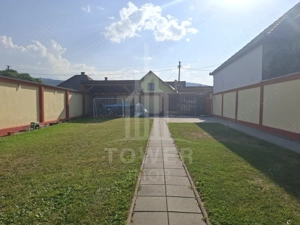 De vânzare casă în Orlat, cu teren generos de 2200 mp și panoramă deosebită! - imagine 2