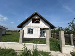 Casa de vanzare , 136 mp + 684 mp teren , Zona Totoi 