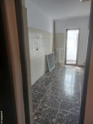 închiriez apartament cu o camera- NEMOBILAT-