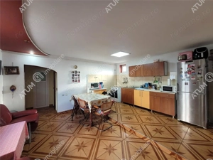 Casa individuala 3 camere pivnita 235 mp teren zona Veterani din Sibiu