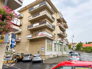 FILM!Decomandat,2bai,2balcoane,etaj1, parcare in curte,mobilat,Ultracentral,Sfantu Gheorghe - imagine 12