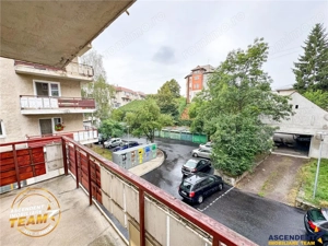 FILM!Decomandat,2bai,2balcoane,etaj1, parcare in curte,mobilat,Ultracentral,Sfantu Gheorghe - imagine 2