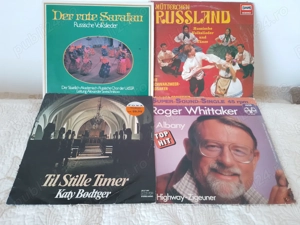 Vand discuri din Vinil  vechi   in stare buna  cu muzica  usoara si folclor  la   5 lei discu  - imagine 3