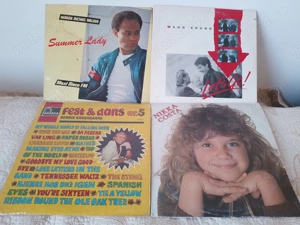 Vand discuri din Vinil  vechi   in stare buna  cu muzica  usoara si folclor  - imagine 3