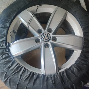 jante VW tiguan cauciucuri de iarna continental 215 / 65 / 17 - imagine 3 jante VW tiguan cauciucuri de iarna continental 215 / 65 / 17 - imagine 3