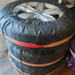 jante VW tiguan cauciucuri de iarna continental 215 / 65 / 17 - imagine 4 jante VW tiguan cauciucuri de iarna continental 215 / 65 / 17 - imagine 4