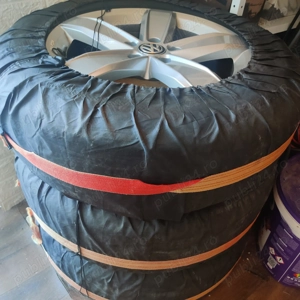 jante VW tiguan cauciucuri de iarna continental 215 / 65 / 17 - imagine 2 jante VW tiguan cauciucuri de iarna continental 215 / 65 / 17 - imagine 2