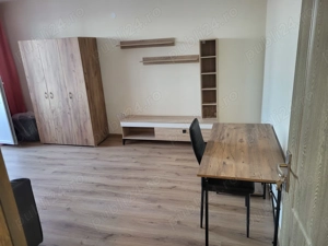Dau în chirie 1 camera spatioasa în apartament de 2 camere la 1-2 fete sau 1-2 baieti, în Cluj