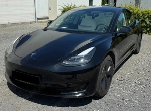 Tesla model 3 AWD Long Range Sumon