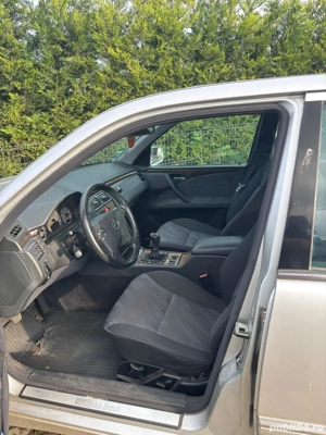 Mercedes E220 Avangard - imagine 3 Mercedes E220 Avangard - imagine 3