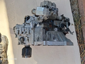 Cutie de viteze si bară față cu proiectoare Toyota Auris - imagine 4