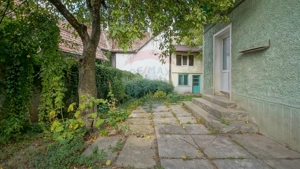 Casă săsească de renovat, cu teren, Șcheii Brașovului - imagine 2