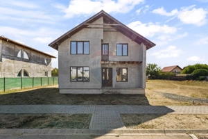 Casă  cu 5 camere Sagu