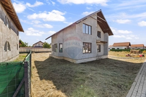 Casă  cu 5 camere Sagu - imagine 2