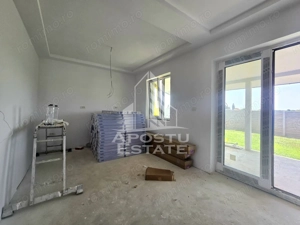 Jumatate de duplex pe parter cu 3 camere si 2 bai, Sag - imagine 2