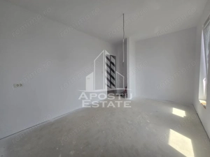 Jumatate de duplex pe parter cu 3 camere si 2 bai, Sag, Timis