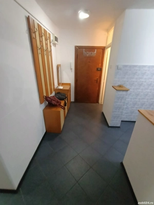 La 1 Km se Ceva de Complexul Studențesc,Cu Centrala+Clima, Decomandat,Merita Vazut 100%  - imagine 3