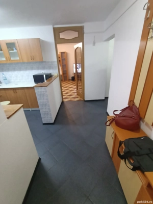 La 1 Km se Ceva de Complexul Studențesc,Cu Centrala+Clima, Decomandat,Merita Vazut 100%  - imagine 5