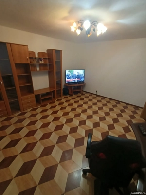 La 1 Km se Ceva de Complexul Studențesc,Cu Centrala+Clima, Decomandat,Merita Vazut 100%  - imagine 2