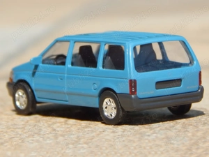 Macheta Chrysler Voyager II 1990 1995 sc 1:87 HO Busch fab Germania - imagine 3