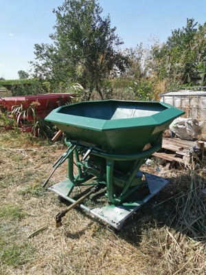 Distribuitor ingrasaminte Amazone 400l adus acum Germania 