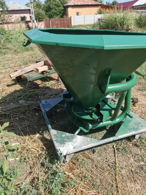 Distribuitor ingrasaminte Amazone 400l adus acum Germania  - imagine 2 Distribuitor ingrasaminte Amazone 400l adus acum Germania  - imagine 2