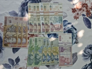 Vînd bancnote bine întretinute rog seriozitate