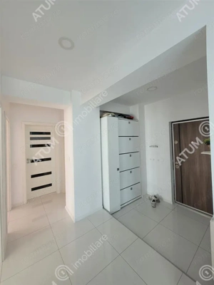 Apartament cu 3 camere 2 bai 2 balcoane zona Doamna Stanca Selimbar - imagine 18