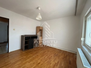 Apartament cu 3 camere, 2 bai, decomandat, centrala proprie, Sagulu - imagine 6