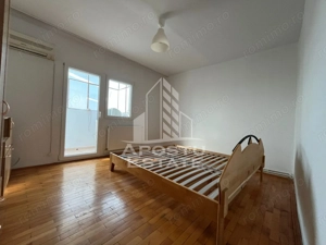 Apartament cu 3 camere, 2 bai, decomandat, centrala proprie, Sagulu - imagine 5