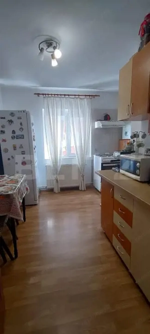 Apartament cu 2 camere, foarte spatios, 68 mp - Scriitorilor - imagine 8 Apartament cu 2 camere, foarte spatios, 68 mp - Scriitorilor - imagine 8